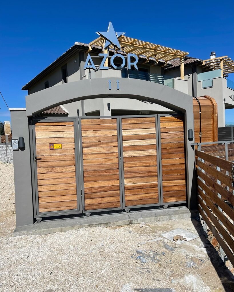 CE93EBB0-4F92-4D51-BB28-C494DDA542E4